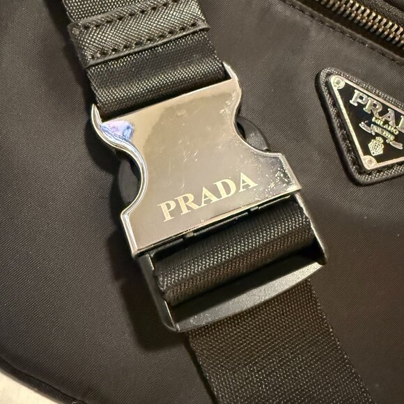 Prada Re-Nylon Enamel-Logo Belt Bag Unisex - Picture 2 of 8